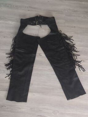 MOB Genuine Leather Black Fringe Motorcycle Chaps Men's Size M Adjustable Biker